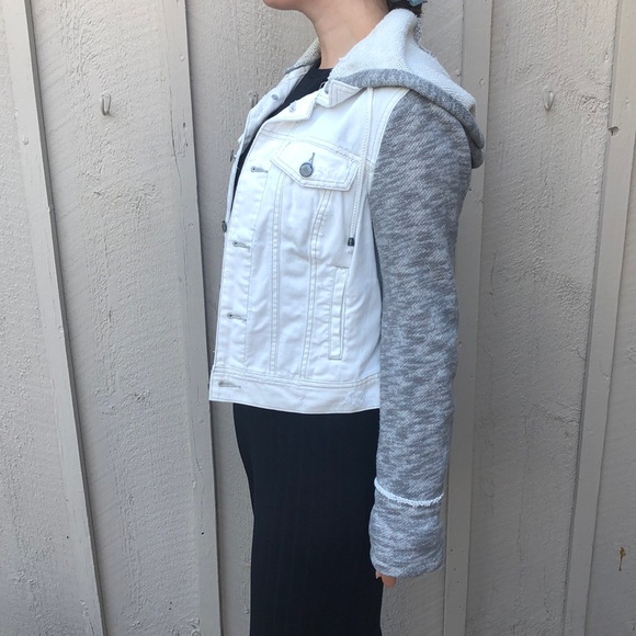 White jean jacket with sweat sleeves - Picture 1 of 3